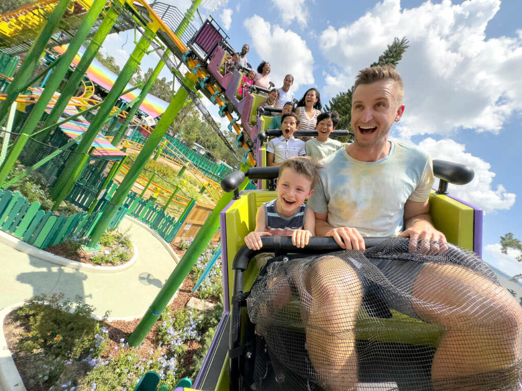 04 DreamWorks Land Trolls Trollercoaster Easy Resize.com