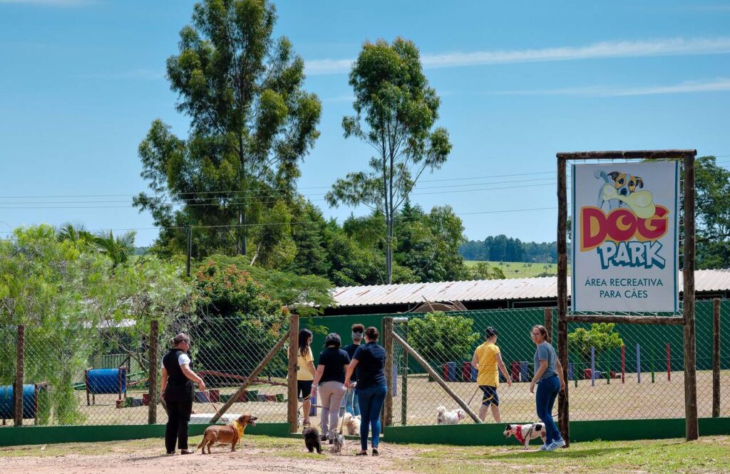 BROTAS ECO DOG PARK Easy Resize.com