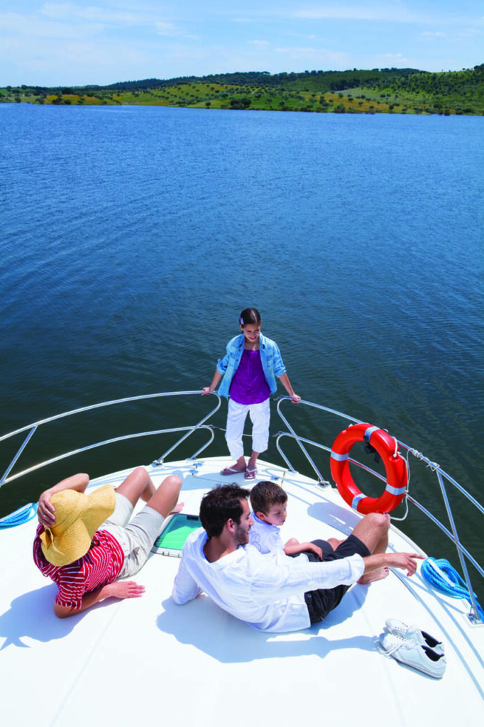 Passeio de barco pelo Alqueva credito Turismo do Alentejo1 Easy Resize.com