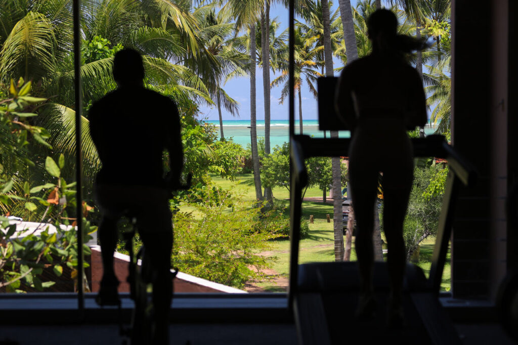 Academia com vista para o mar Easy Resize.com