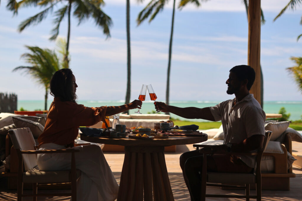 Hospedes podem tomar cafe da manha na hora que preferir Easy Resize.com