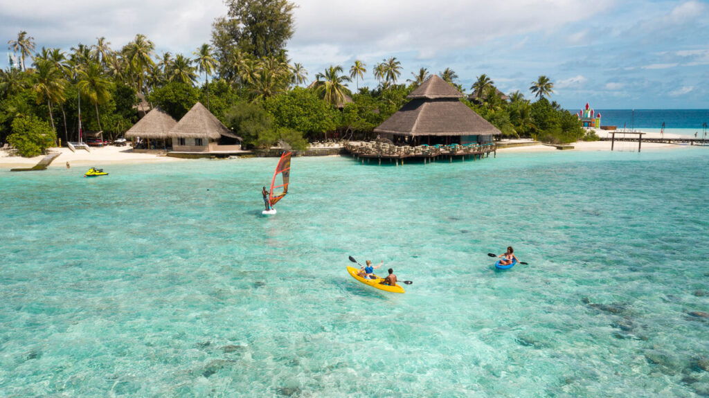 Páscoa nas Maldivas: celebrações à beira-mar nos resorts Adaaran 9 13 Water Sports 2 Easy Resize.com