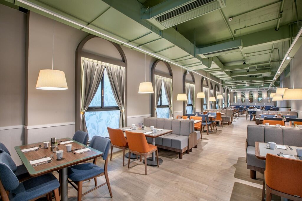 210dInnsideSaoPauloHigienopolis Restaurant Breakfast Easy Resize.com