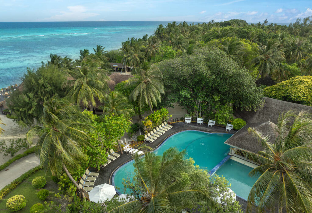 Páscoa nas Maldivas: celebrações à beira-mar nos resorts Adaaran 7 4 Pool Image Easy Resize.com