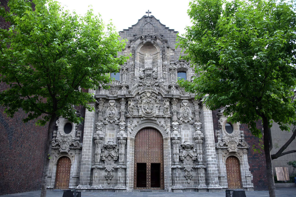 Cinco cantinhos pouco conhecidos na Cidade do México 2 Biblioteca Miguel Lerdo de Tejada Gobierno de Mexico 2 Easy Resize.com