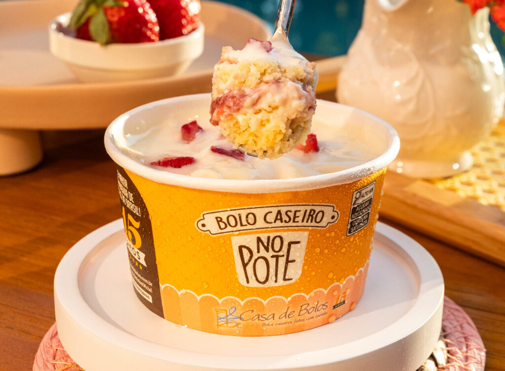 Bolo Caseiro de Pote Morango com Creme Creditos para Tabata Barbosa Easy Resize.com 1