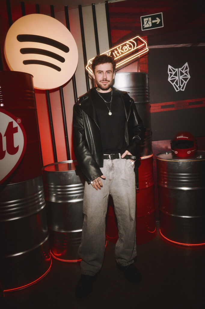 Fernando Escaria 771o Easy Resize.com