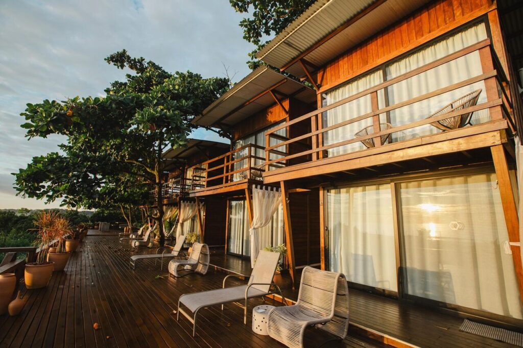 Ranking elege as 15 melhores pousadas do Brasil. Ilha do Mel, no PR, está entre elas 5 Ilha do Mel Lodges 5 Easy Resize.com