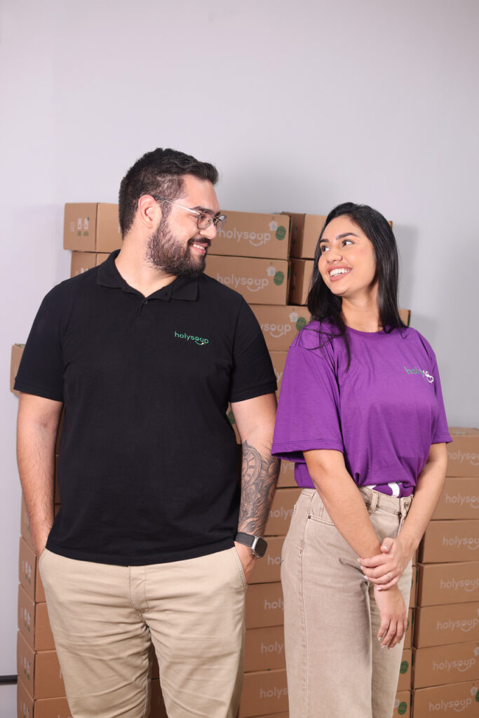 HolyFoods: uma ideia vinda do Norte do país conquista mais de 1.500 pontos de venda no Sudeste no Sudeste 3 Joao e Maria Eduarda Empreendedores HolyFoods Easy Resize.com