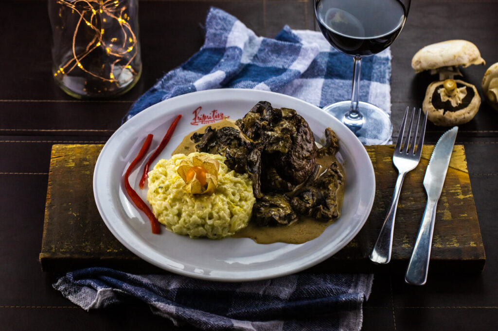 Restaurantes imperdíveis para aproveitar Búzios durante a semana 3 Primitivo Filetto al tre Funghi Easy Resize.com