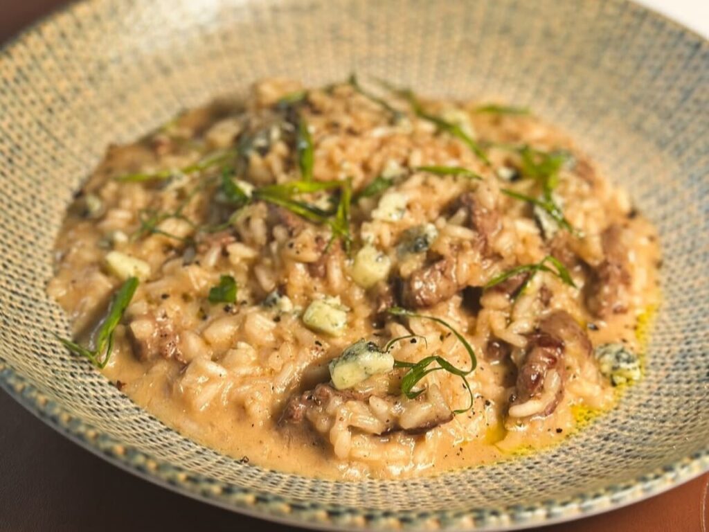 Festival Bom Gourmet estreia em São Paulo com menus completos a preços fixos 3 RISOTO DE MIGNON E GORGONZOLA Galpao Padaria Natural Easy Resize.com