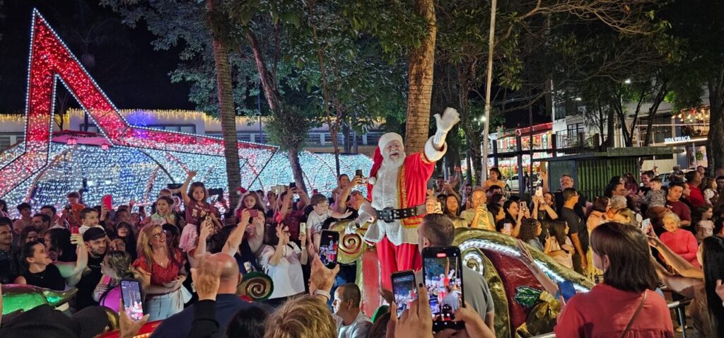 Serra Negra se transforma em um espetáculo de cores e emoções com a abertura do Natal Luzes da Serra 5 WhatsApp Image 2025 11 17 at 14.56.04 1 Easy Resize.com