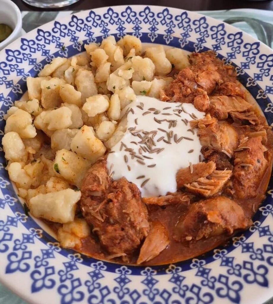 Festival Bom Gourmet estreia em São Paulo com menus completos a preços fixos 12 prato Paprikas Csirke Viva Kurtos Culinaria Hungara Easy Resize.com