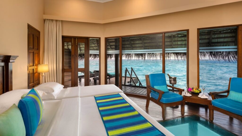 Quatro ilhas, quatro experiências únicas: por que os Adaaran Resorts são o destino imperdível deste verão nas Maldivas 13 sunset ocean villa feat 1 Easy Resize.com