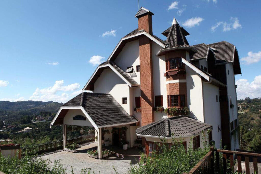 6 destinos perto de São Paulo para curtir as férias de verão de 2026 7 Campos do Jordao Summit Suites Hotel Campos do Jordao Easy Resize.com