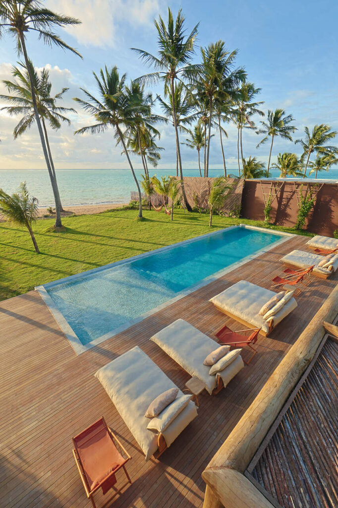 Férias de janeiro no Nordeste: Origem Patacho destaca proposta de hospedagem voltada ao relaxamento e ao encantamento 4 Piscina com vista para o mar Easy Resize.com