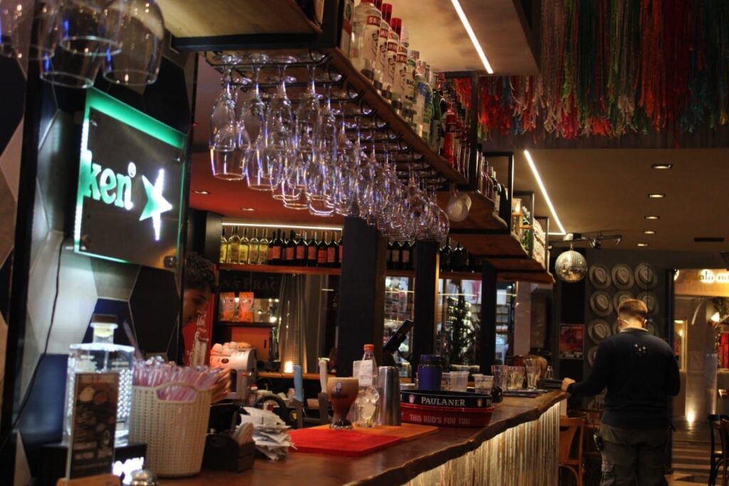 Descubra bares e restaurantes para curtir a noite em Serra Negra (SP) 11 Serra Negra Boa Praca Divulgacao Visite Serra Negra