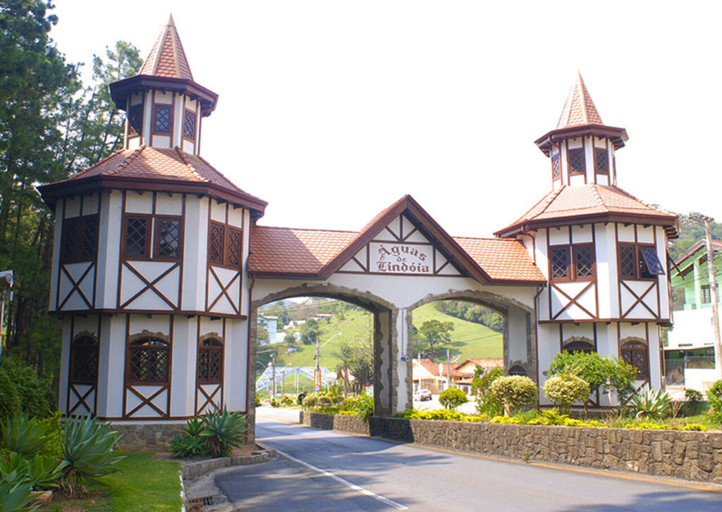 10 destinos para viajar em janeiro perto de São Paulo 5 Aguas de lindoia Easy Resize.com