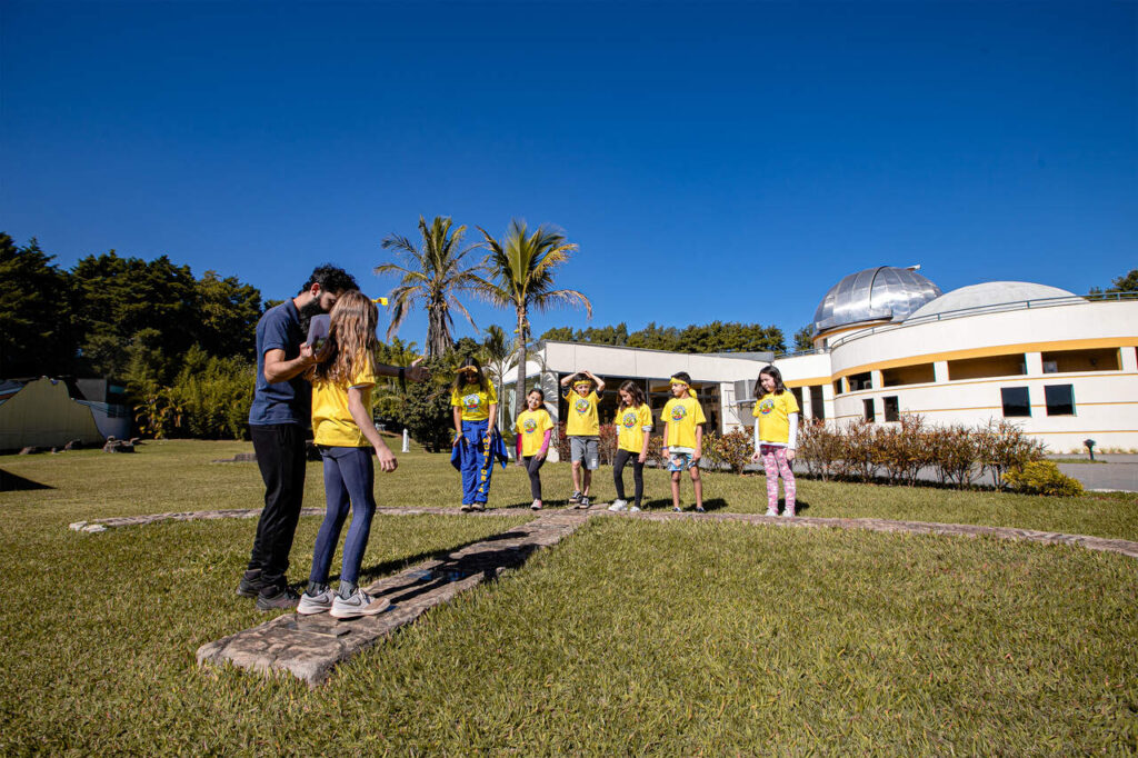 Começa essa semana a temporada de férias do Acampamento Peraltas em Brotas 6 Atividade com os acampantes no CEU Centro de Estudos do Universo Easy Resize.com