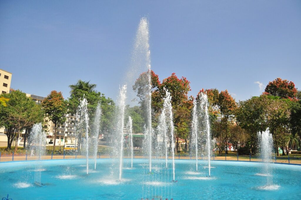 Serra Negra, o charme do interior paulista que virou destino de bem-estar 3 CHAFARIZ PRACA SESQUICENTENARIO Easy Resize.com