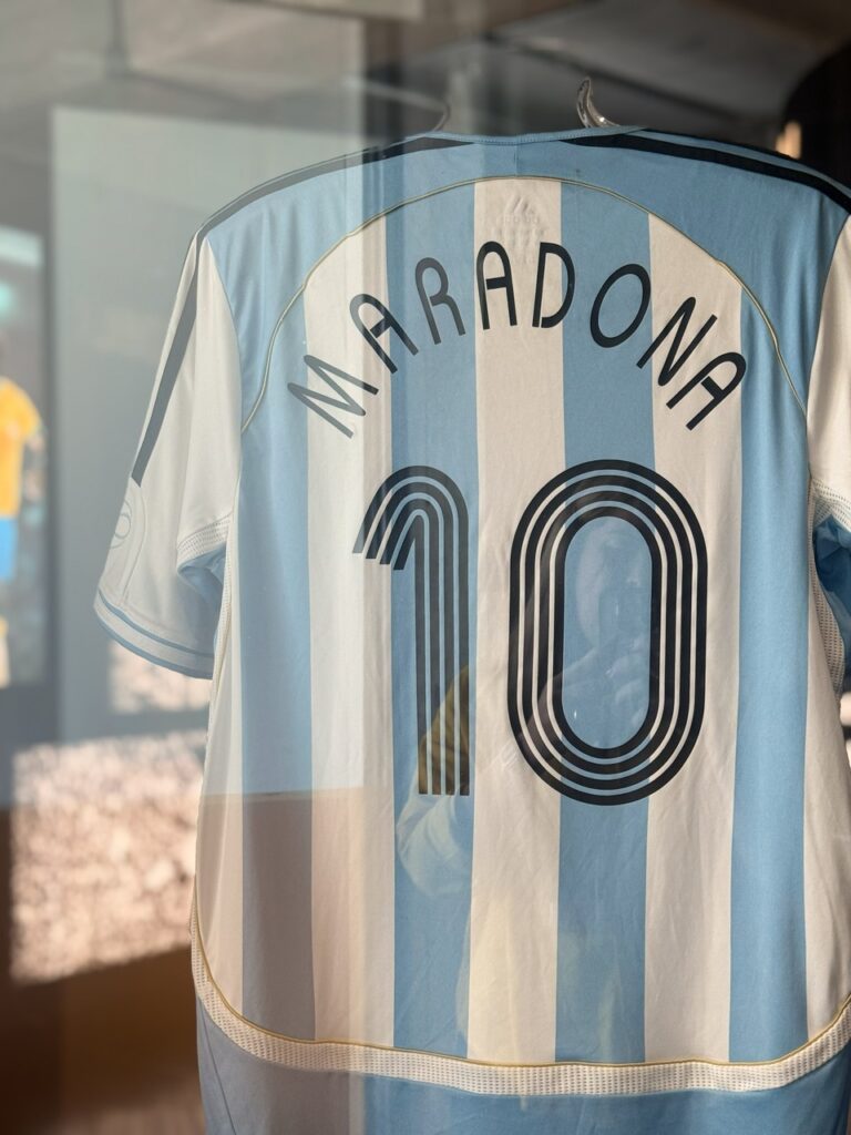 Museu do Futebol exibe camisas históricas inéditas a partir desta semana 3 arg1 Easy Resize.com
